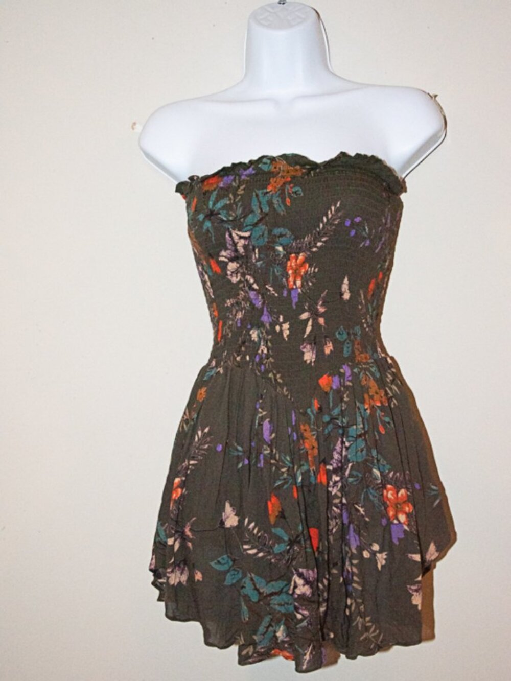Mahina Floral Mini Romper Size Small - Picture 1 of 4